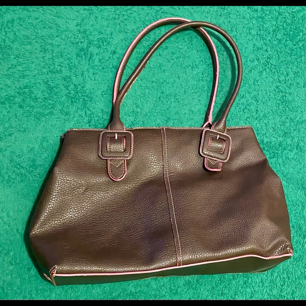 Liz Claiborne purse in great condition.
